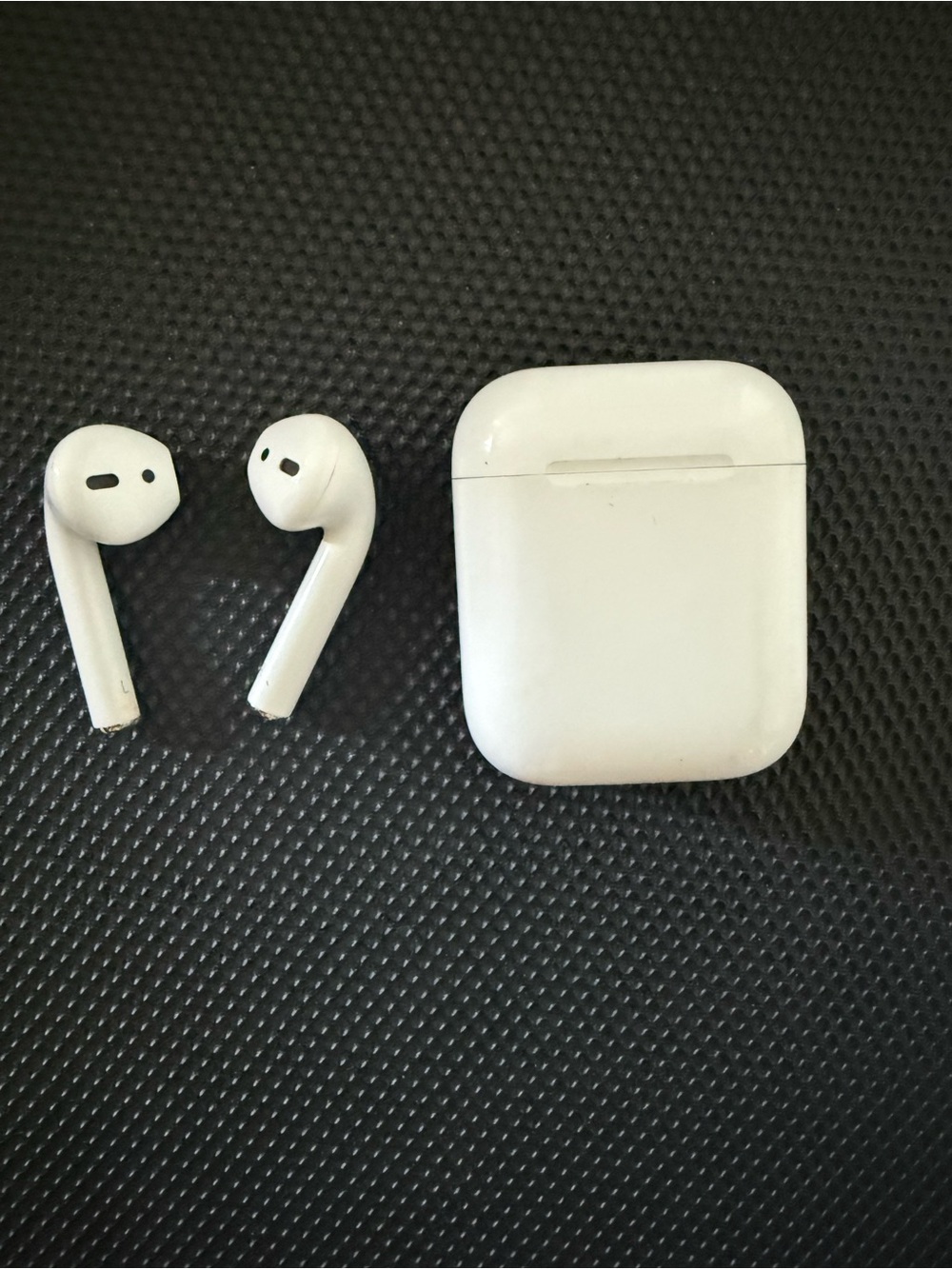 Apple AirPods 2nd Generation with Charging Case + Pink Silicon Case